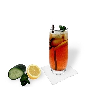 Pimms No.1 served in a long-drink glass, the most common way of presenting that delicious drink.